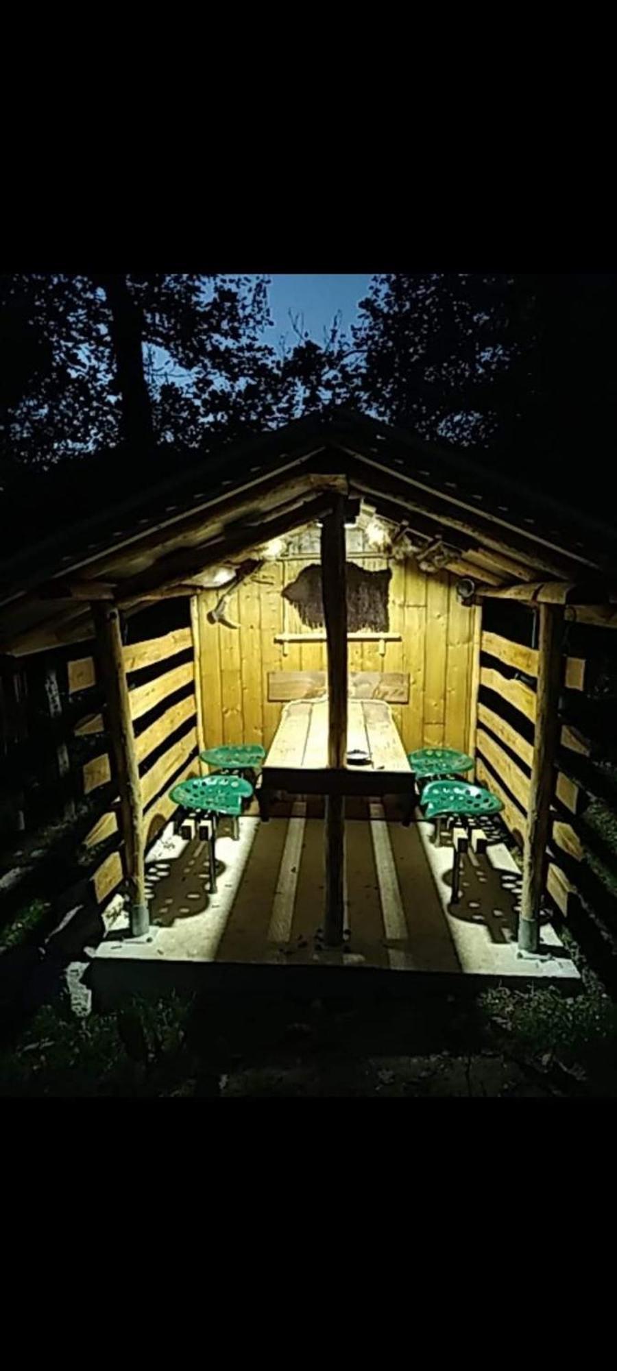 La Cabane Perchee Du Trappeur Écrainville Esterno foto