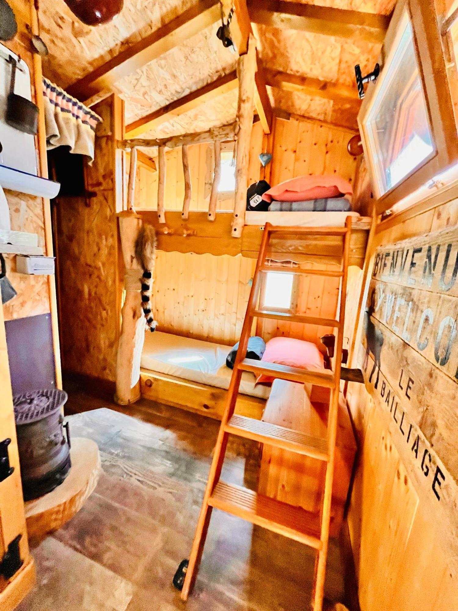 La Cabane Perchee Du Trappeur Écrainville Esterno foto