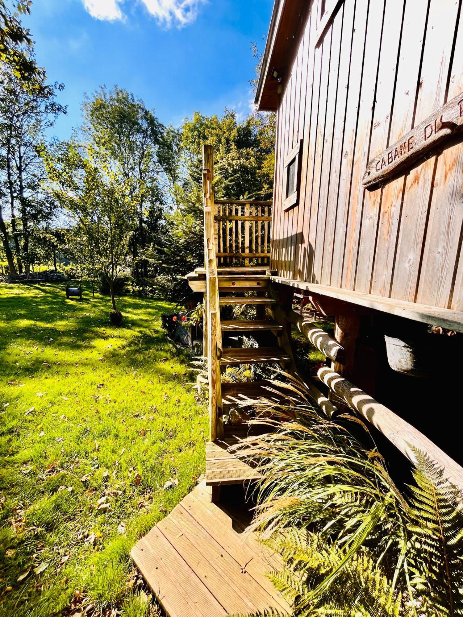 La Cabane Perchee Du Trappeur Écrainville Esterno foto