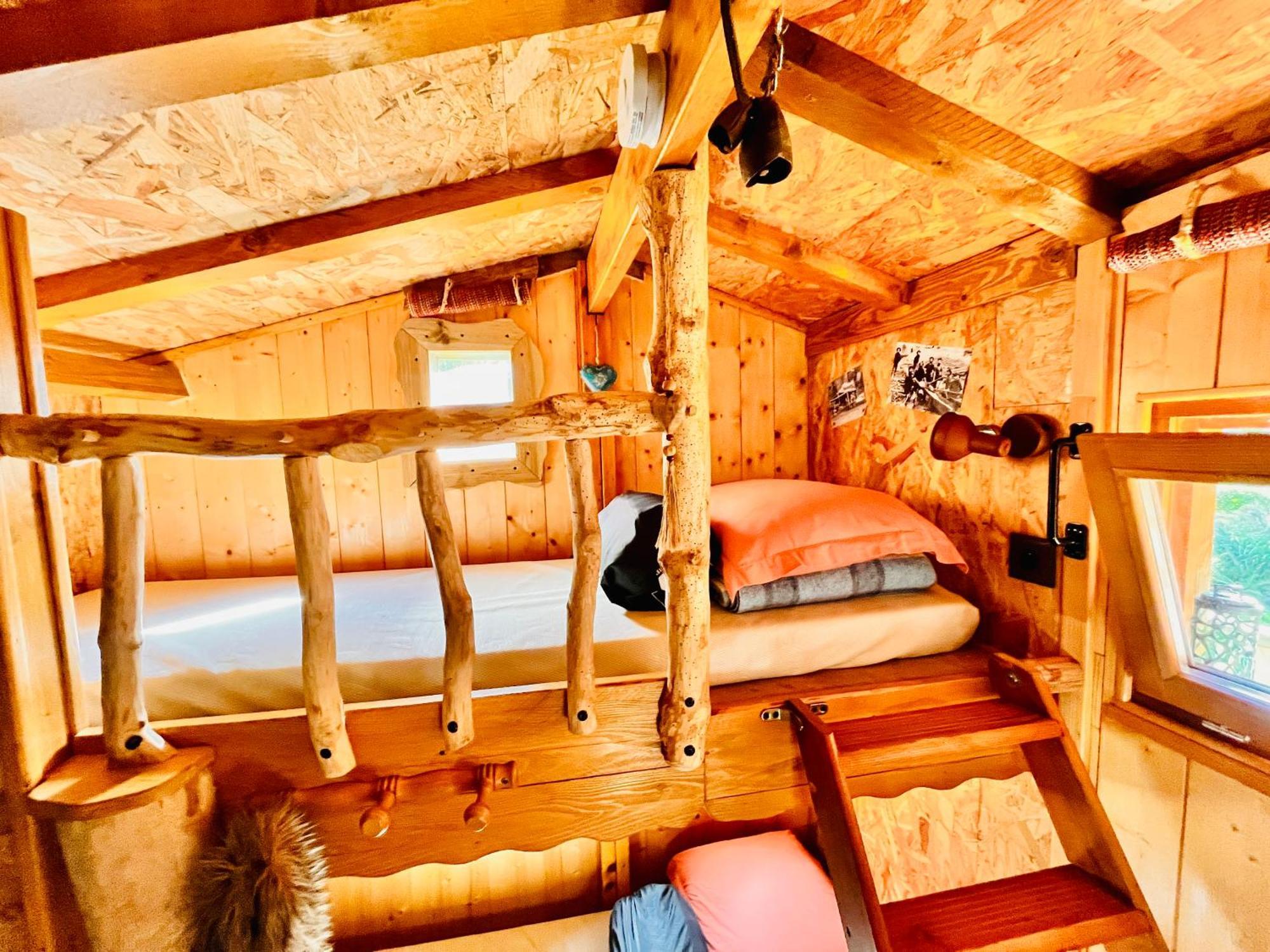La Cabane Perchee Du Trappeur Écrainville Esterno foto
