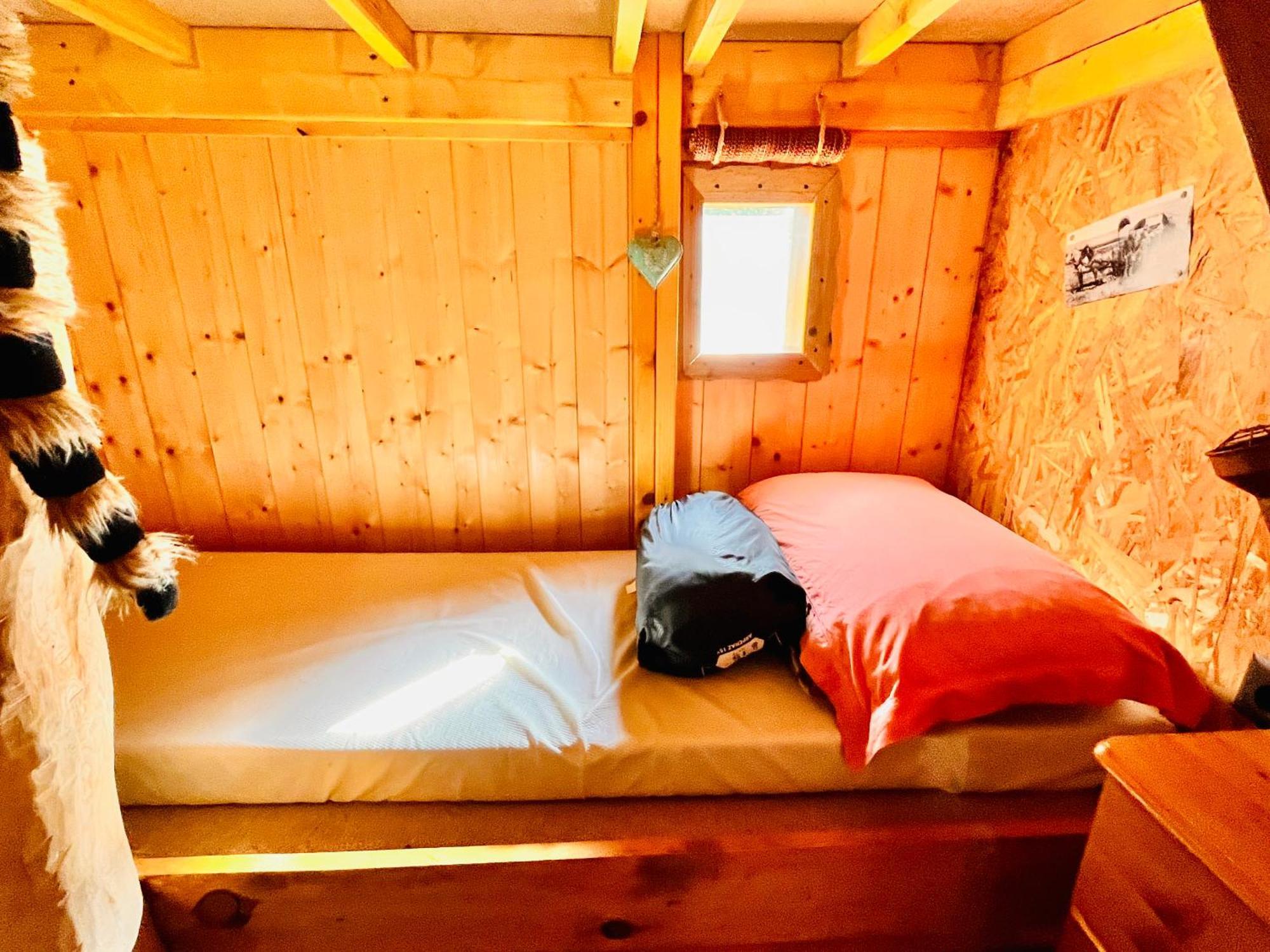 La Cabane Perchee Du Trappeur Écrainville Esterno foto